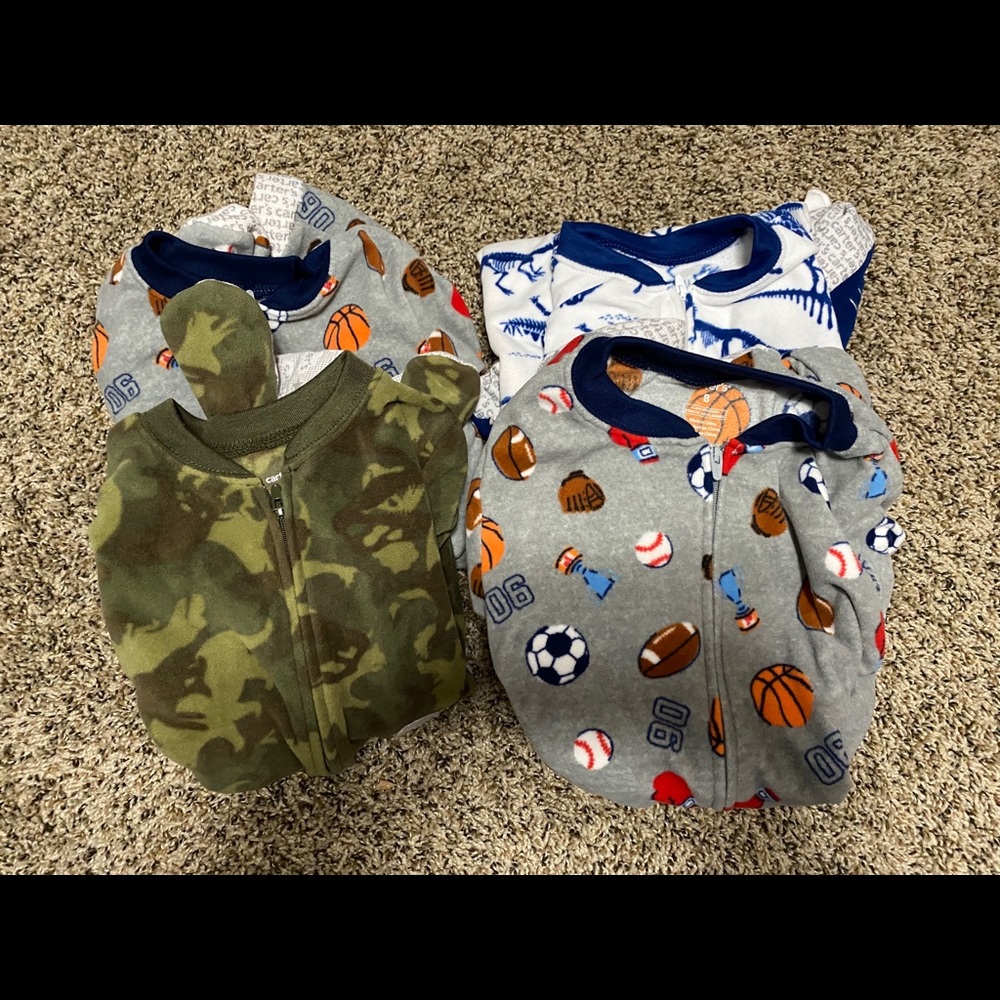 Sizes (4,6 &8) big boys footed fleece pajamas